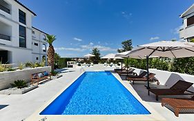 Mediterraneo Garden Apartments